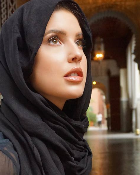Nordstrom has announced a new partnership with Henna & Hijabs to carry a luxury line of hijabs. . Celeb hajab